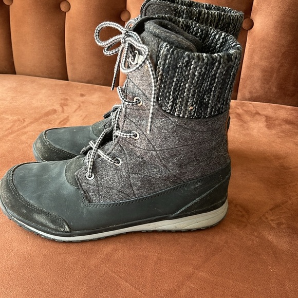 Salomon Hime Mid Winter Boots size 8.5 - Picture 1 of 6